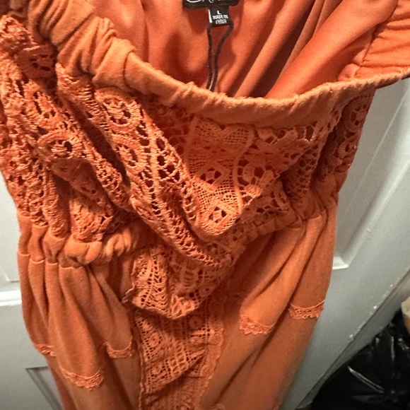 Beautiful orange strapless crochet maxi dress - Picture 3 of 4